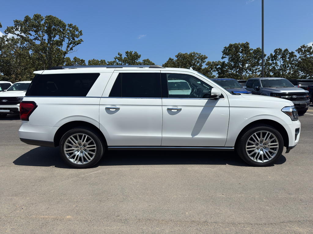 2023 Ford Expedition MAX Limited photo 4