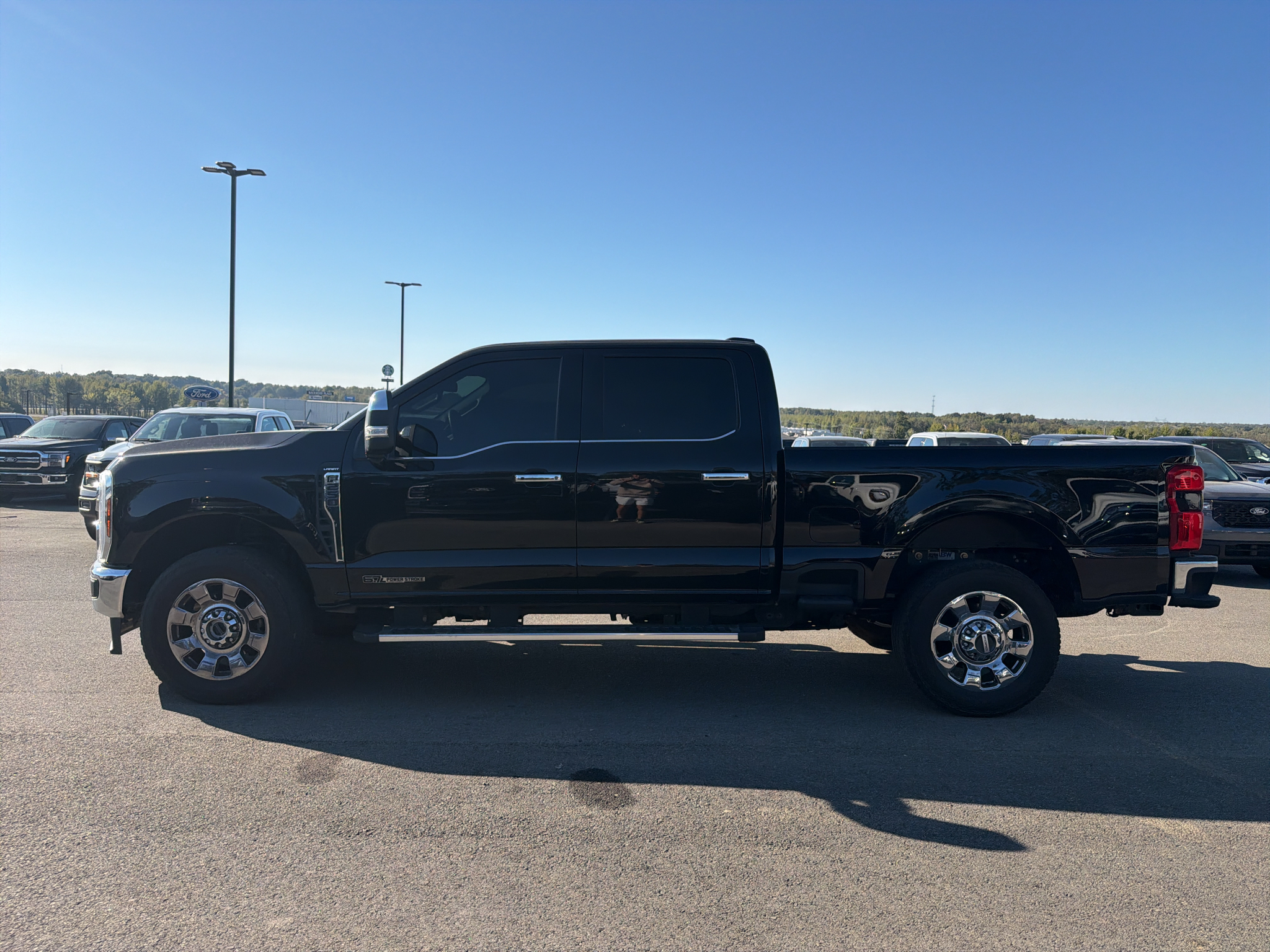 2025 Ford F-250 LARIAT photo 2
