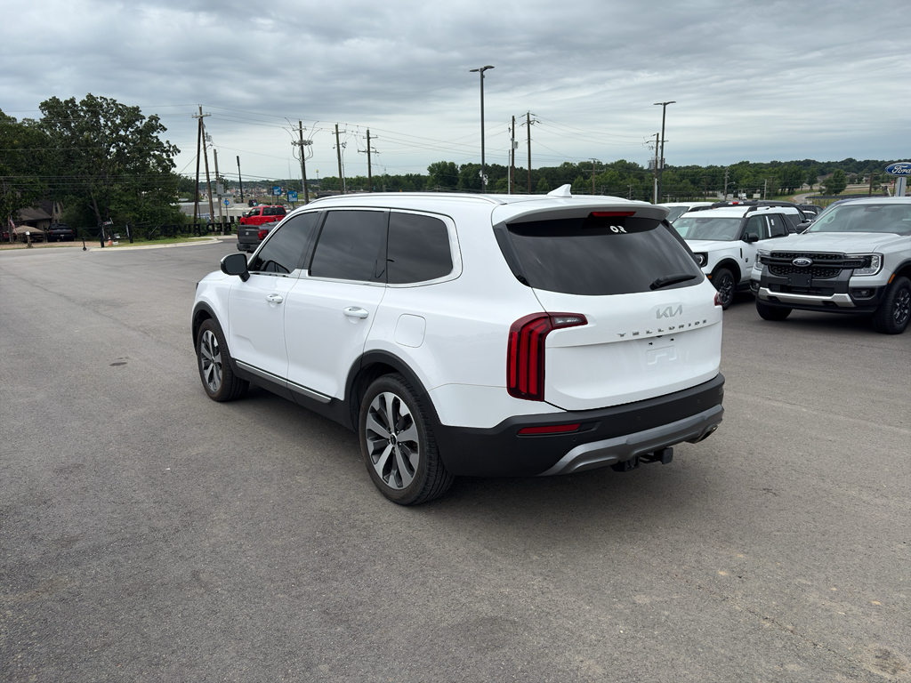 2022 Kia Telluride EX photo 2