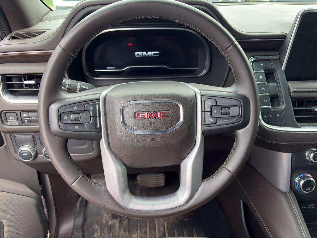 2023 GMC Yukon SLE photo 6