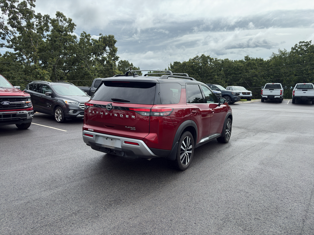 2024 Nissan Pathfinder Platinum photo 3