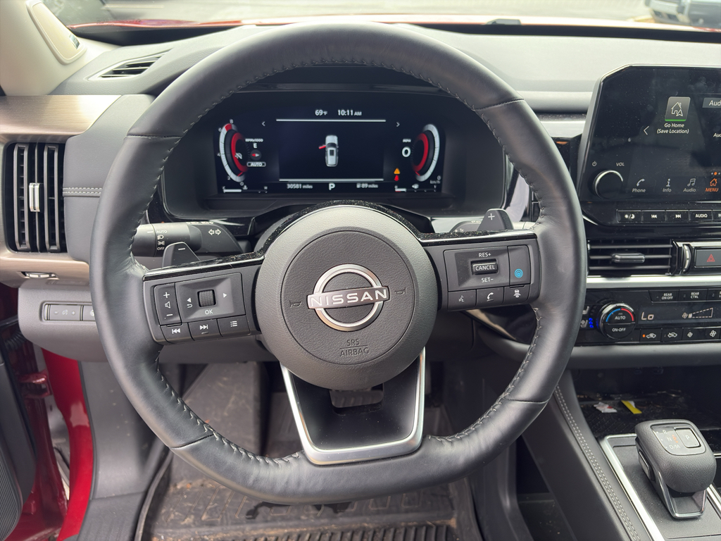 2024 Nissan Pathfinder Platinum photo 6