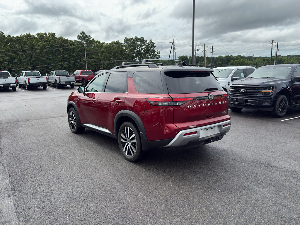 2024 Nissan Pathfinder Platinum photo 2