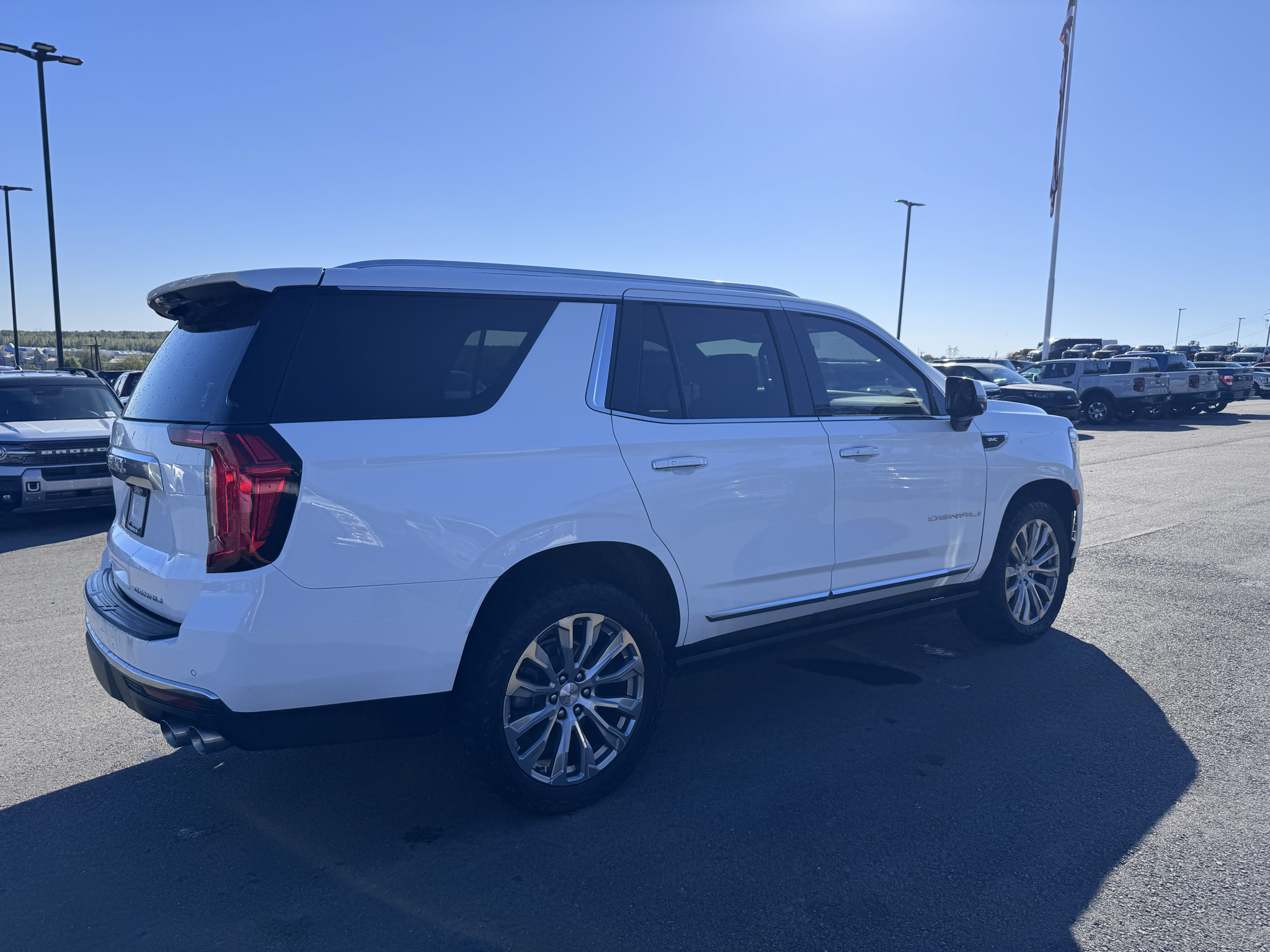 2023 GMC Yukon Denali photo 6