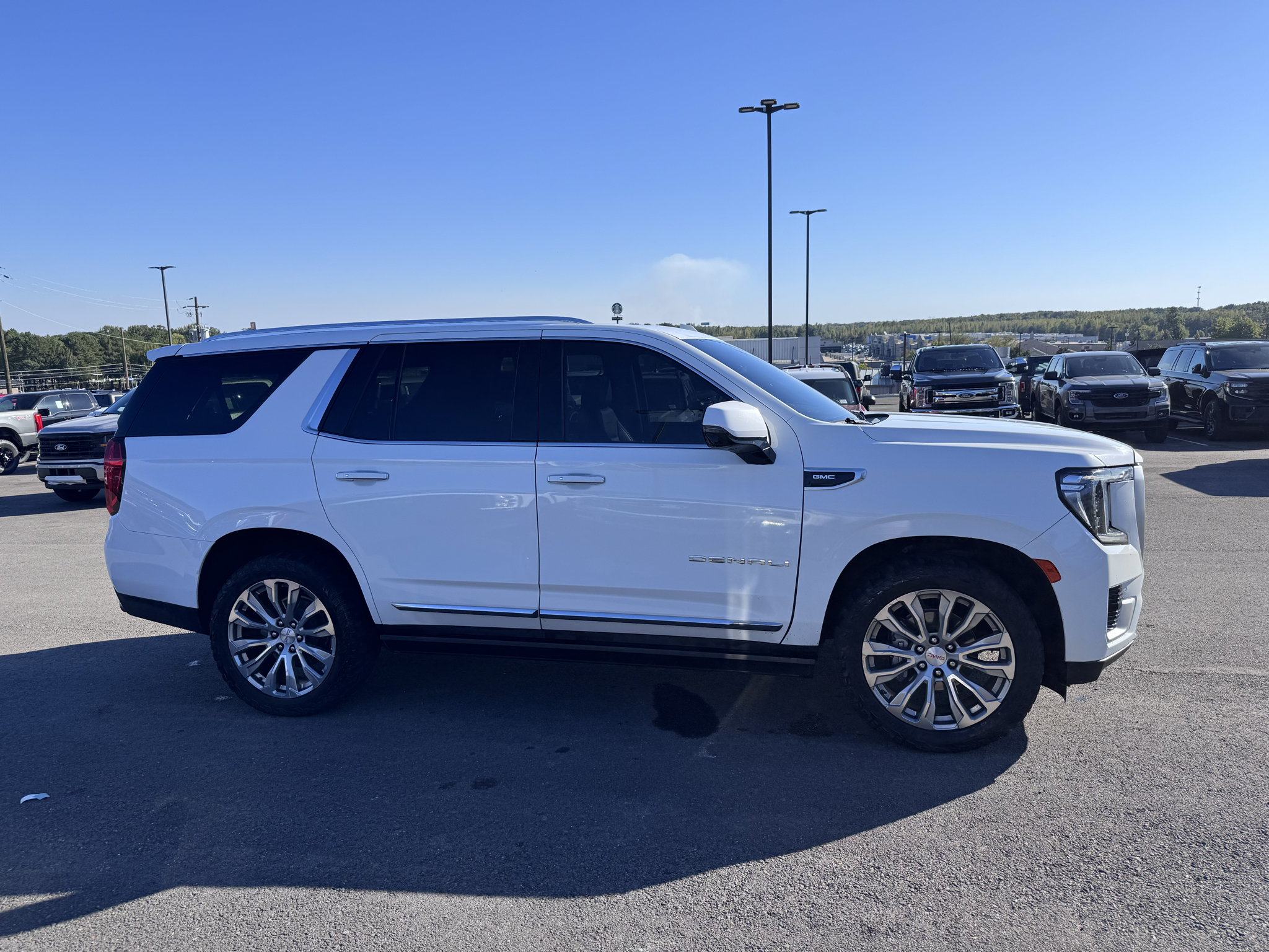 2023 GMC Yukon Denali photo 5