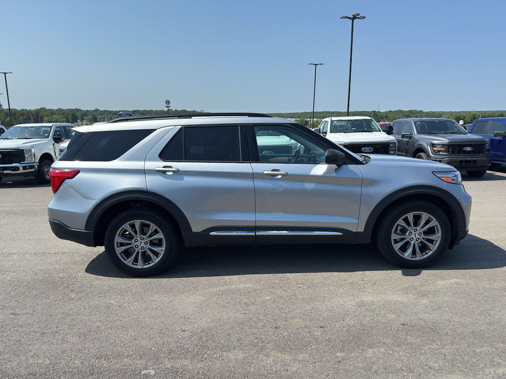 2022 Ford Explorer XLT photo 4