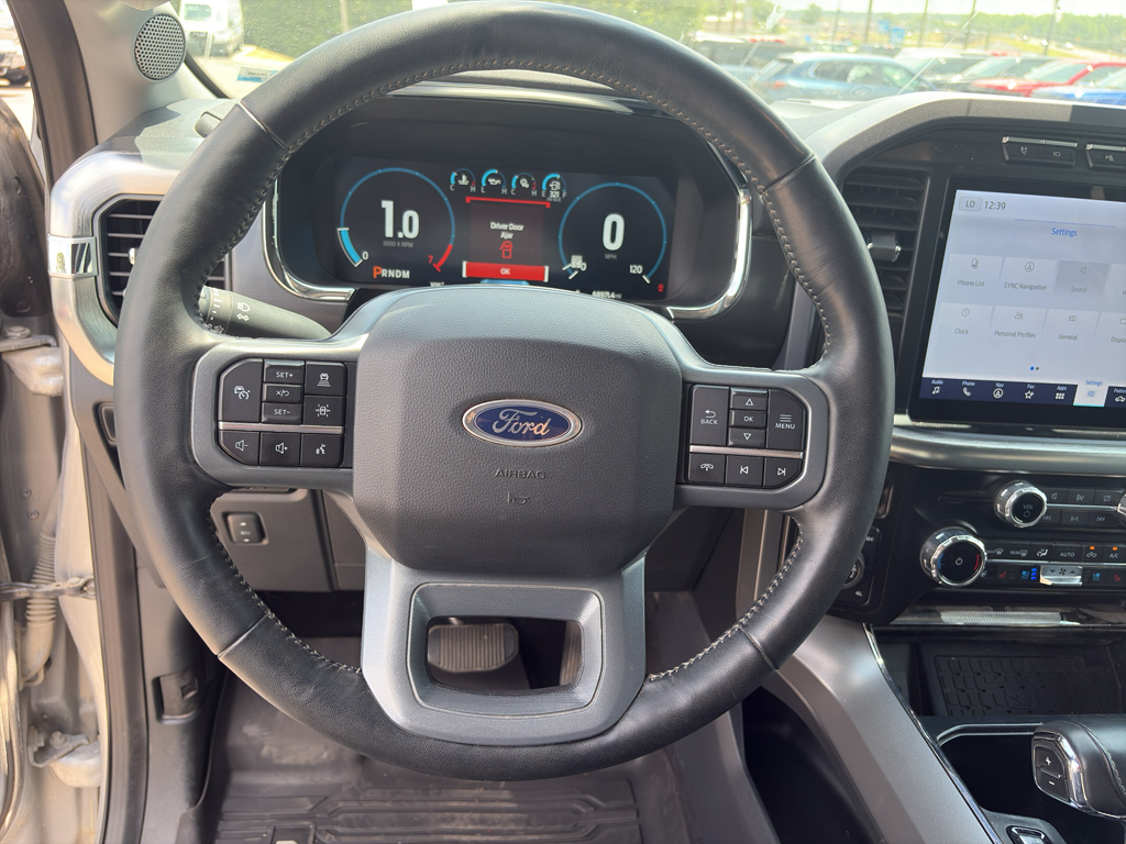 2023 Ford F-150 LARIAT photo 6