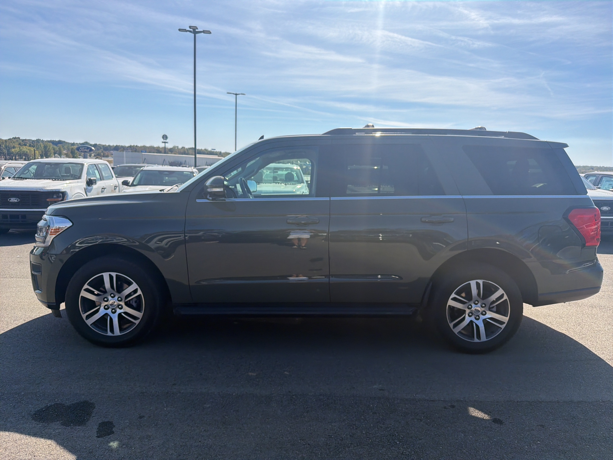2024 Ford Expedition XLT photo 2