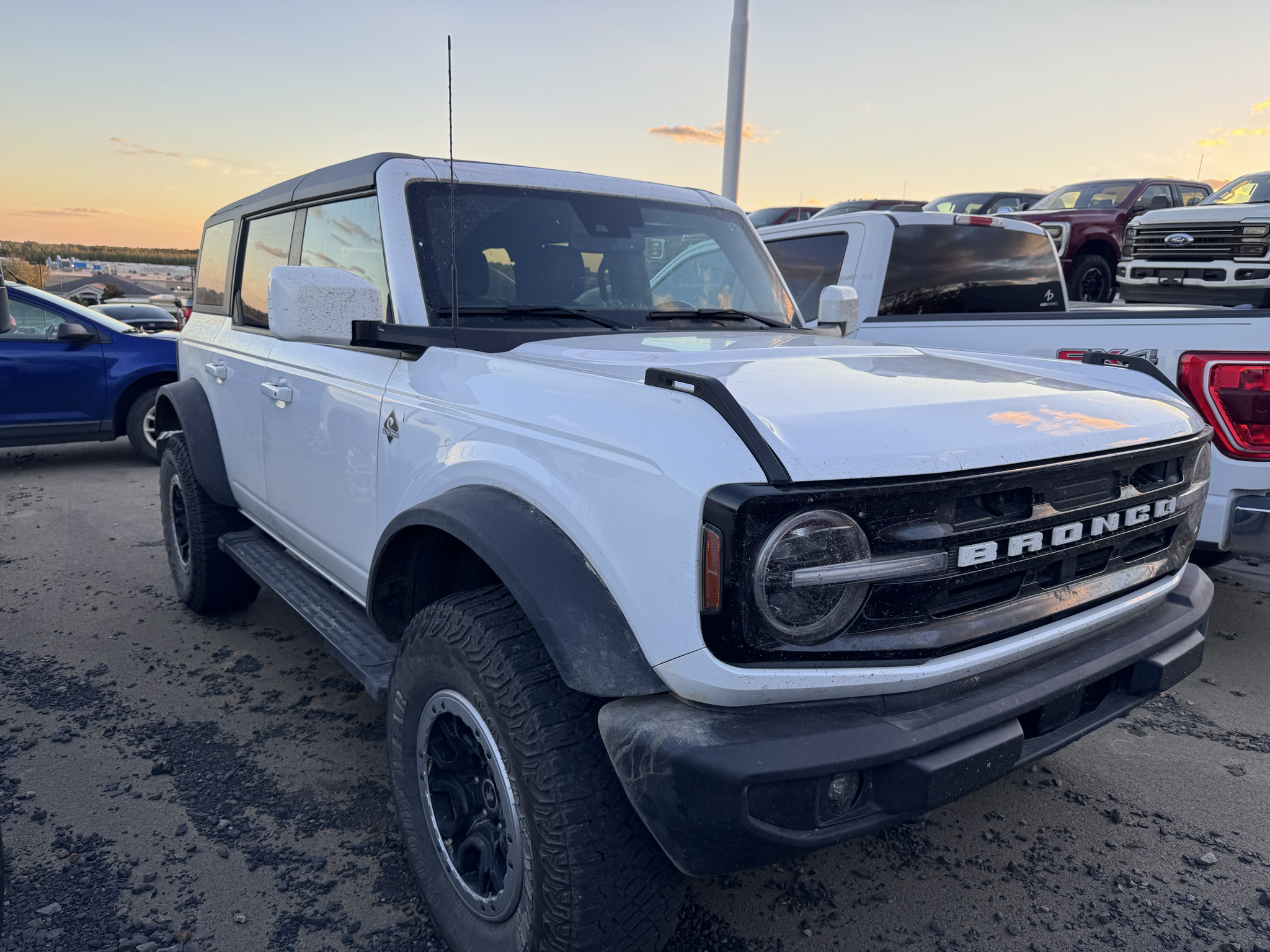 2024 Ford Bronco Outer Banks photo 3