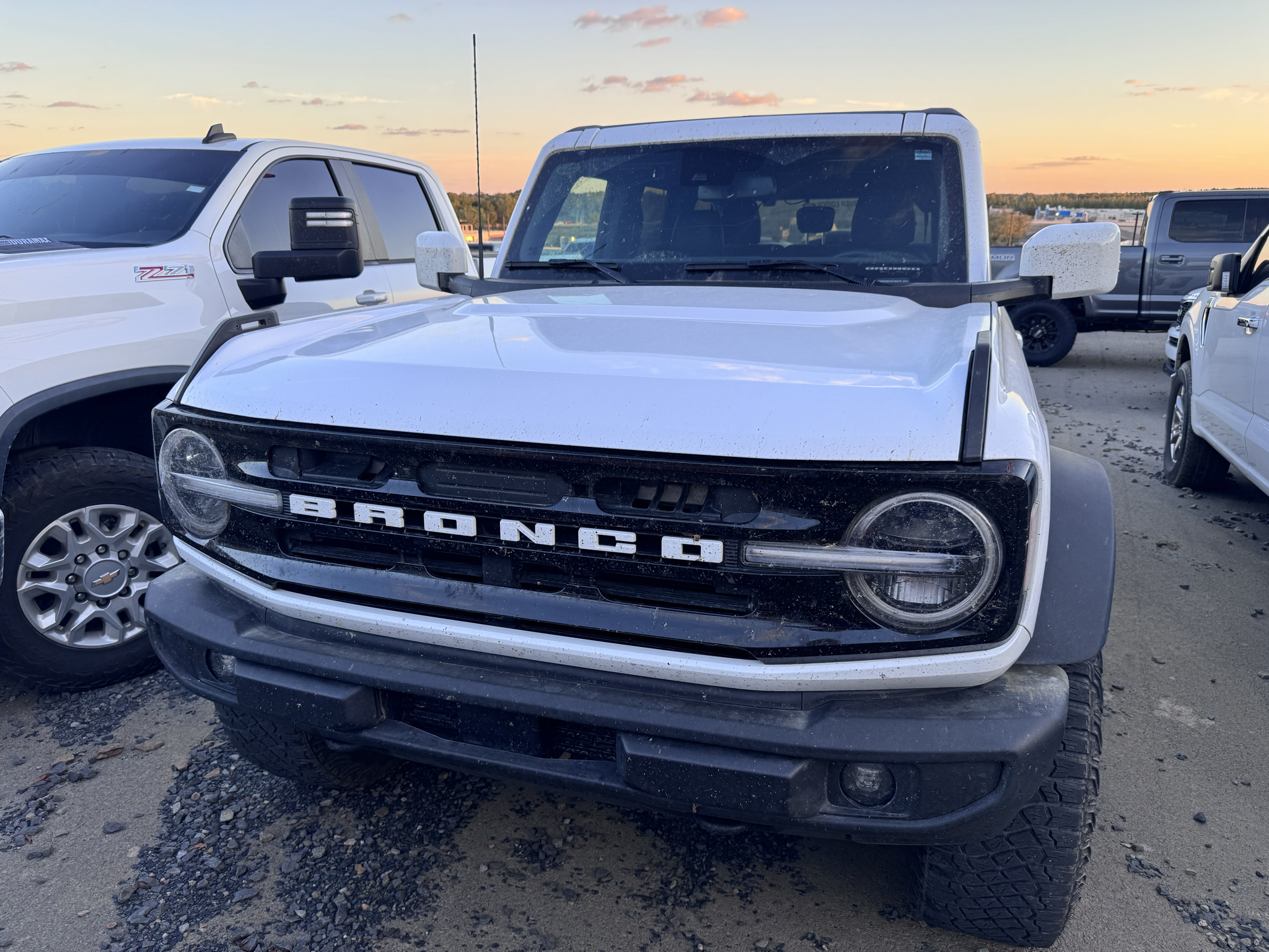 2024 Ford Bronco Outer Banks photo 2