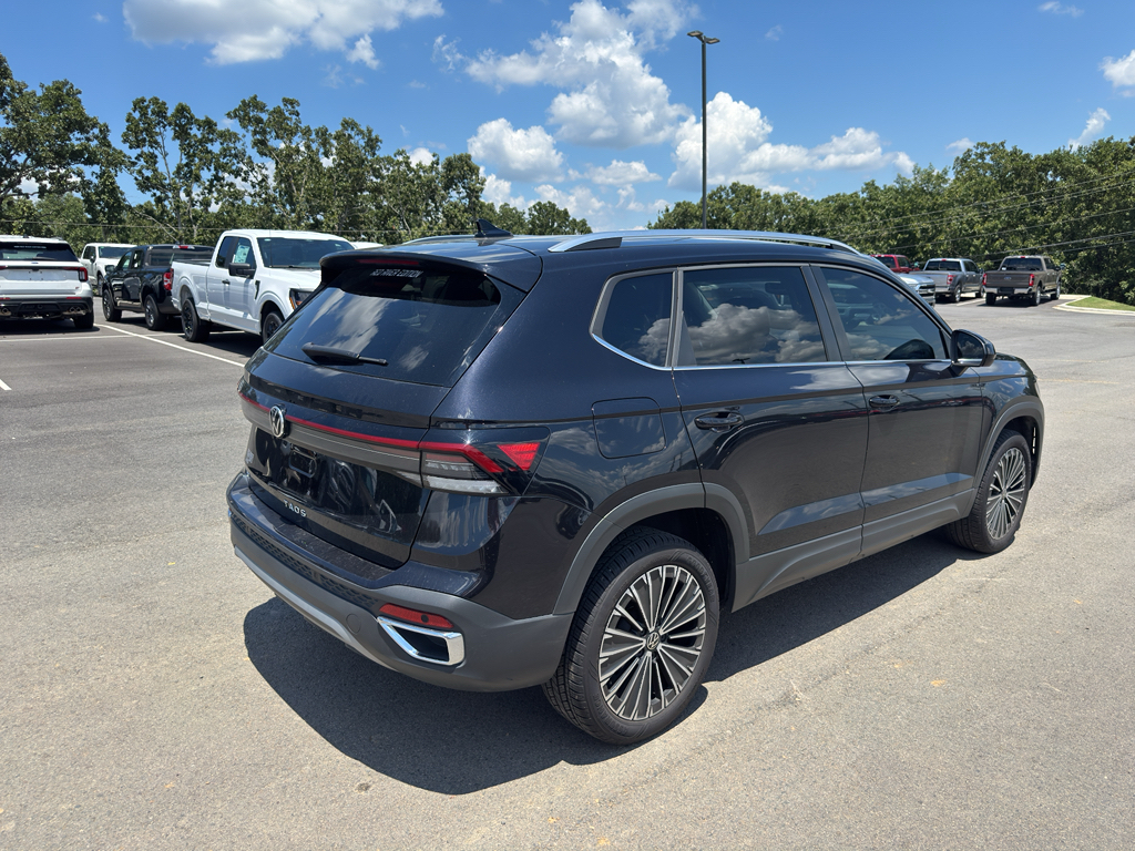 2025 Volkswagen Taos SE photo 5