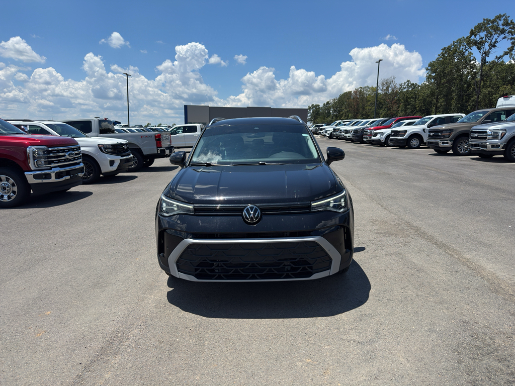 2025 Volkswagen Taos SE photo 2