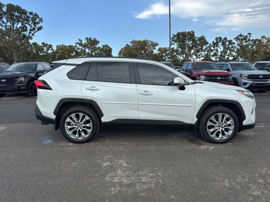 2024 Toyota RAV4 XLE Premium photo 4