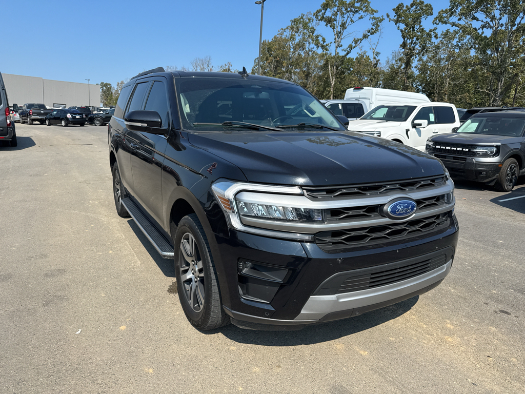2023 Ford Expedition XLT photo 3