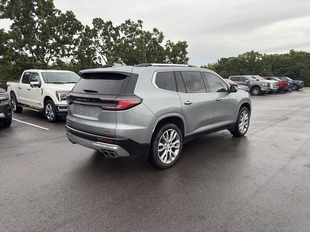 2025 GMC Acadia FWD Denali photo 3
