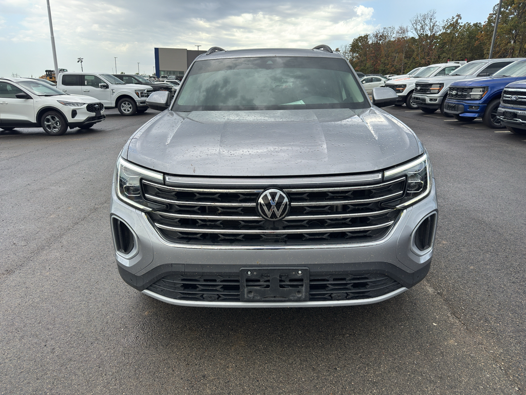 2024 Volkswagen Atlas 2.0T SE w/Technology photo 2