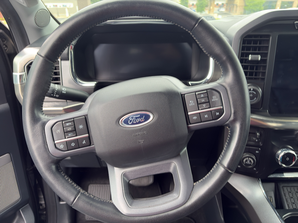 2023 Ford F-150 LARIAT photo 6