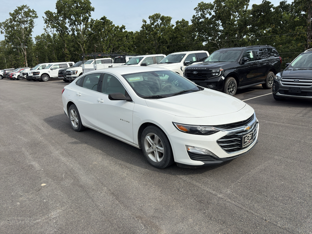 2020 Chevrolet Malibu LS photo 4