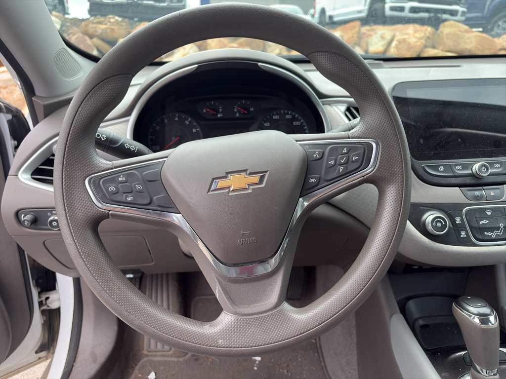 2020 Chevrolet Malibu LS photo 6