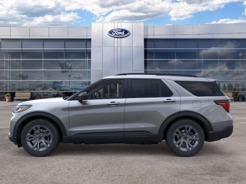 2026 Ford Explorer Active w/200A Pkg photo 3