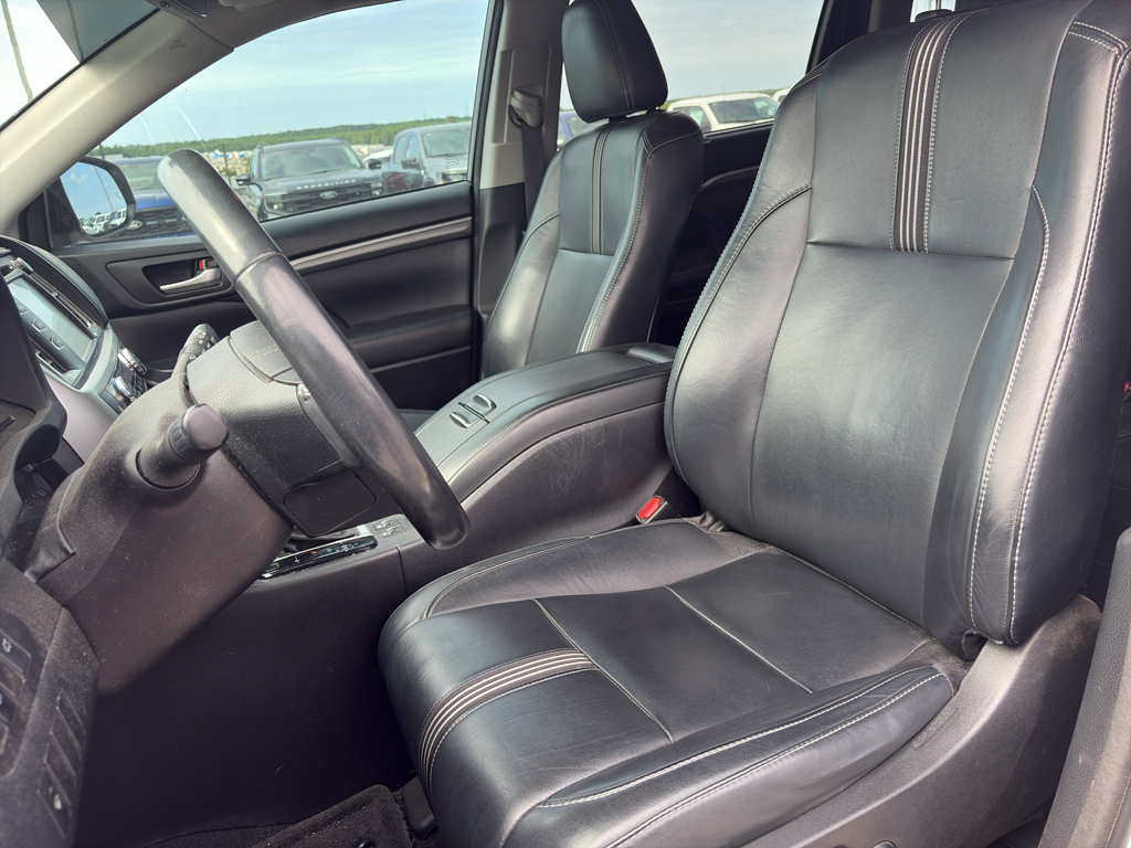 2017 Toyota Highlander representative vehicle photo