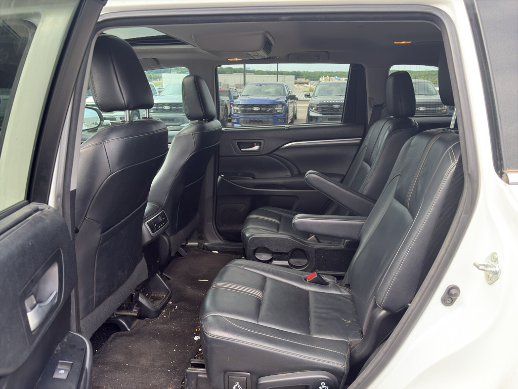 2017 Toyota Highlander representative vehicle photo