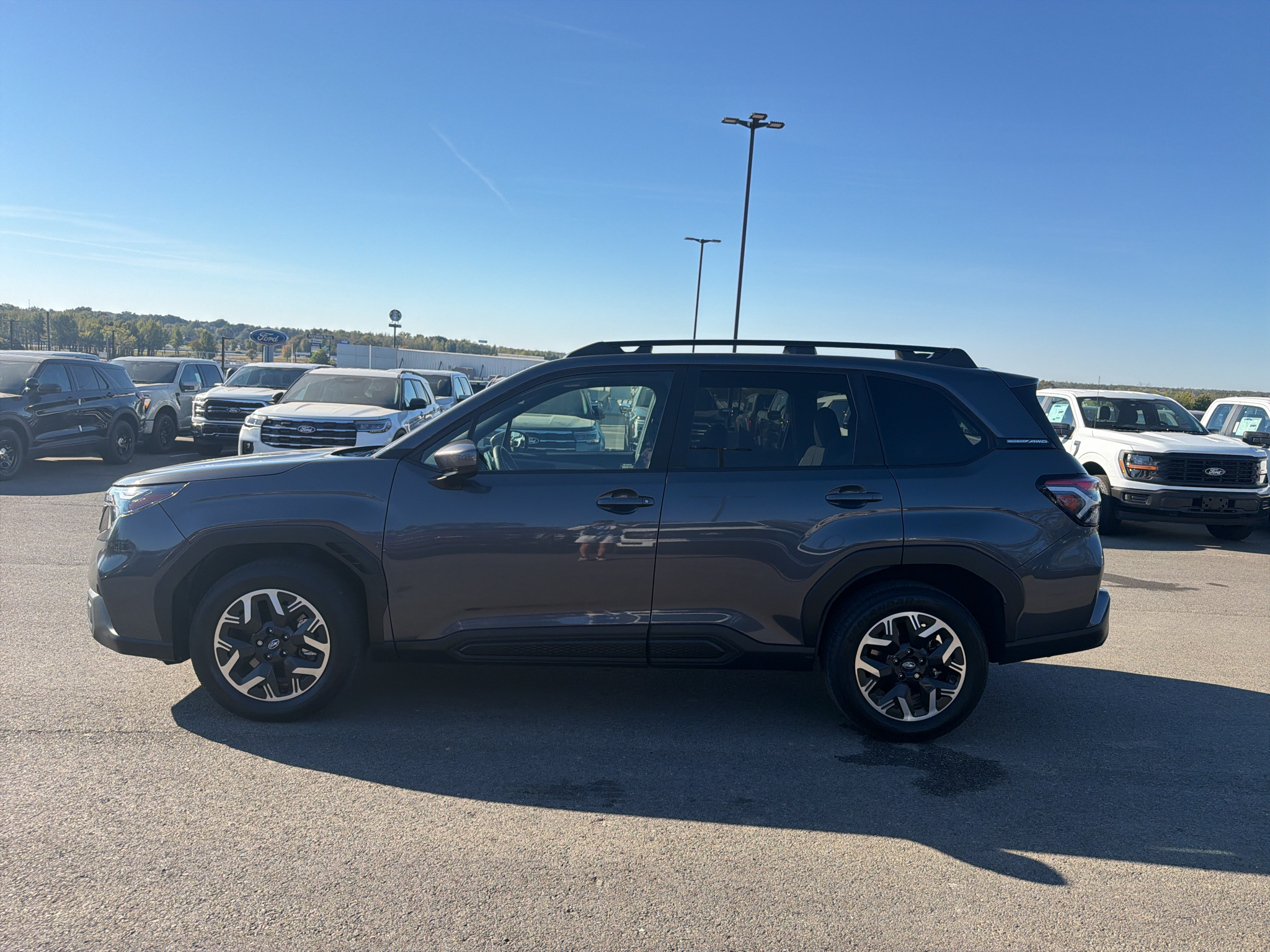 2025 Subaru Forester Premium photo 2