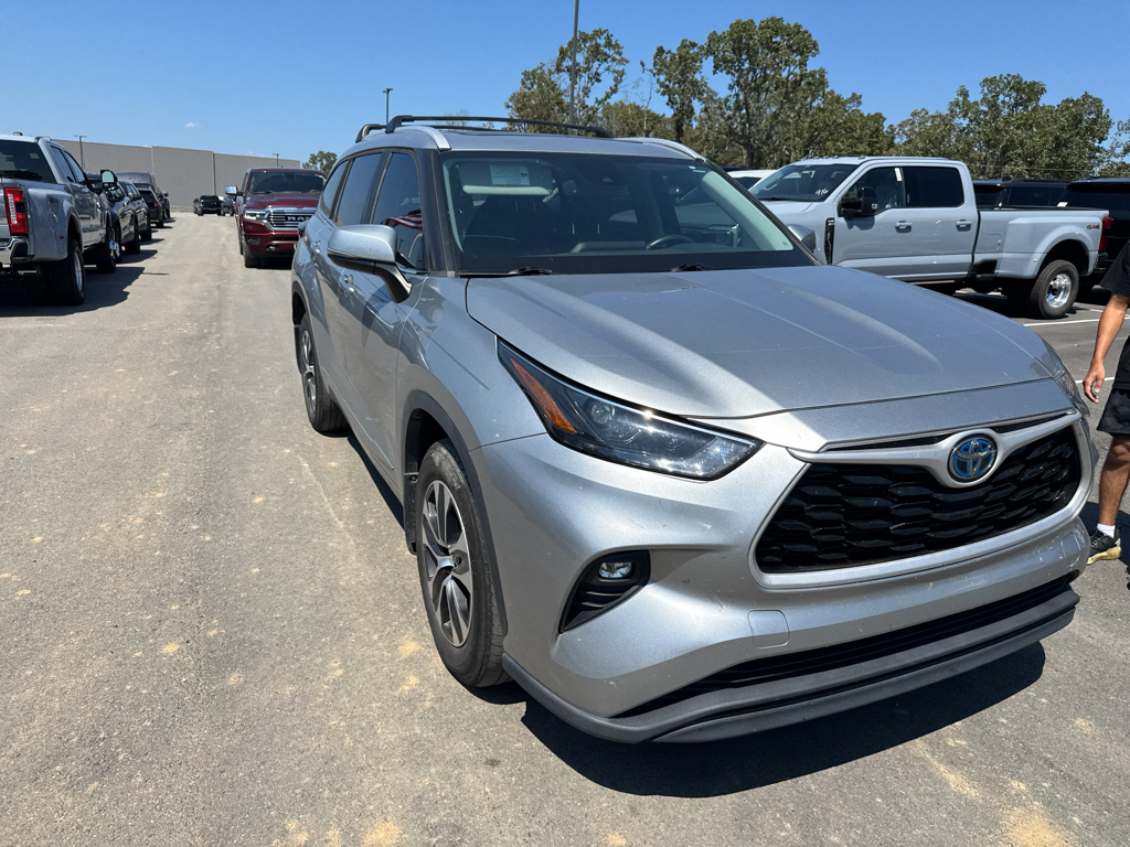 2023 Toyota Highlander Hybrid Hybrid XLE photo 3