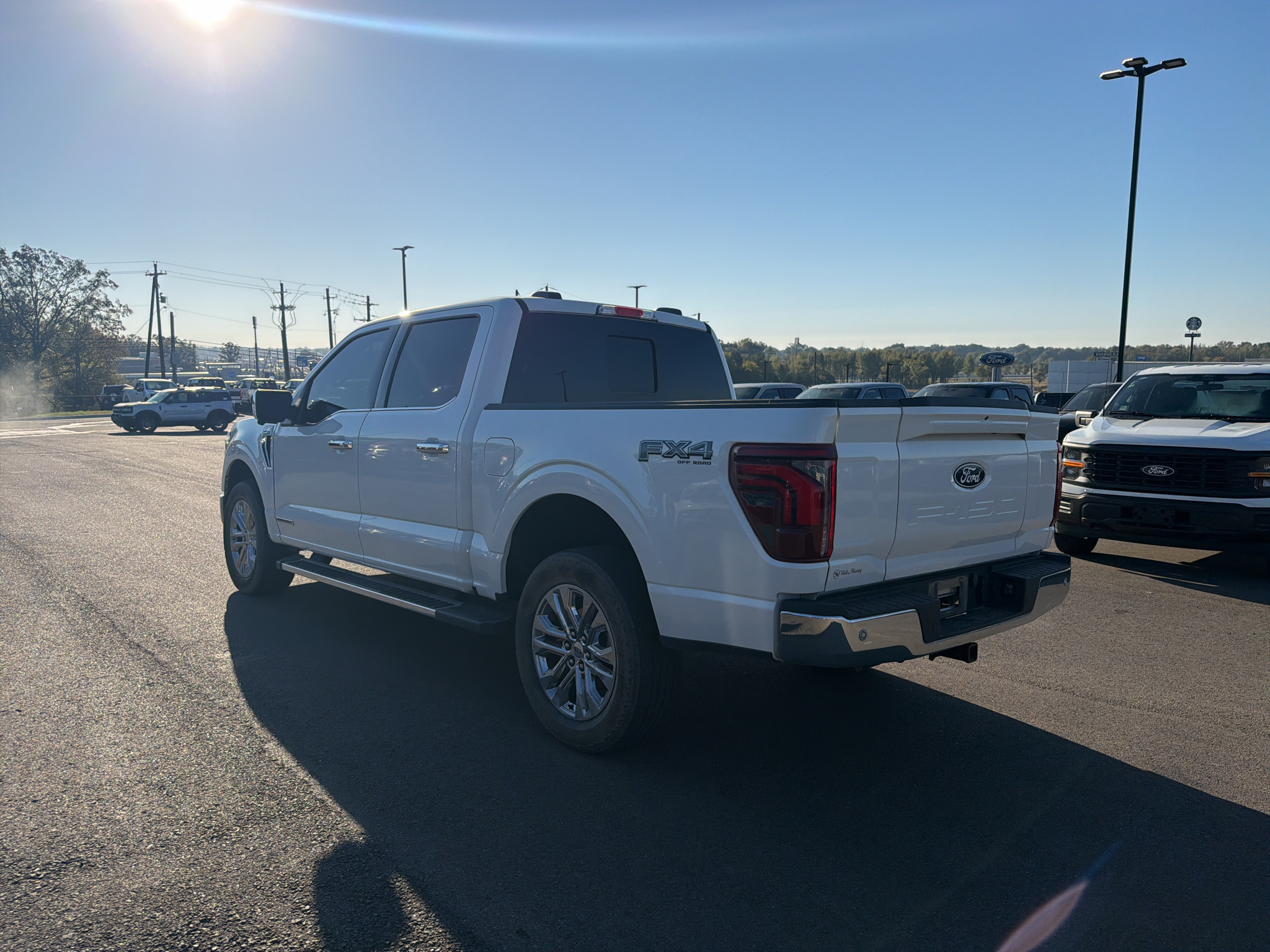 2025 Ford F-150 LARIAT photo 3