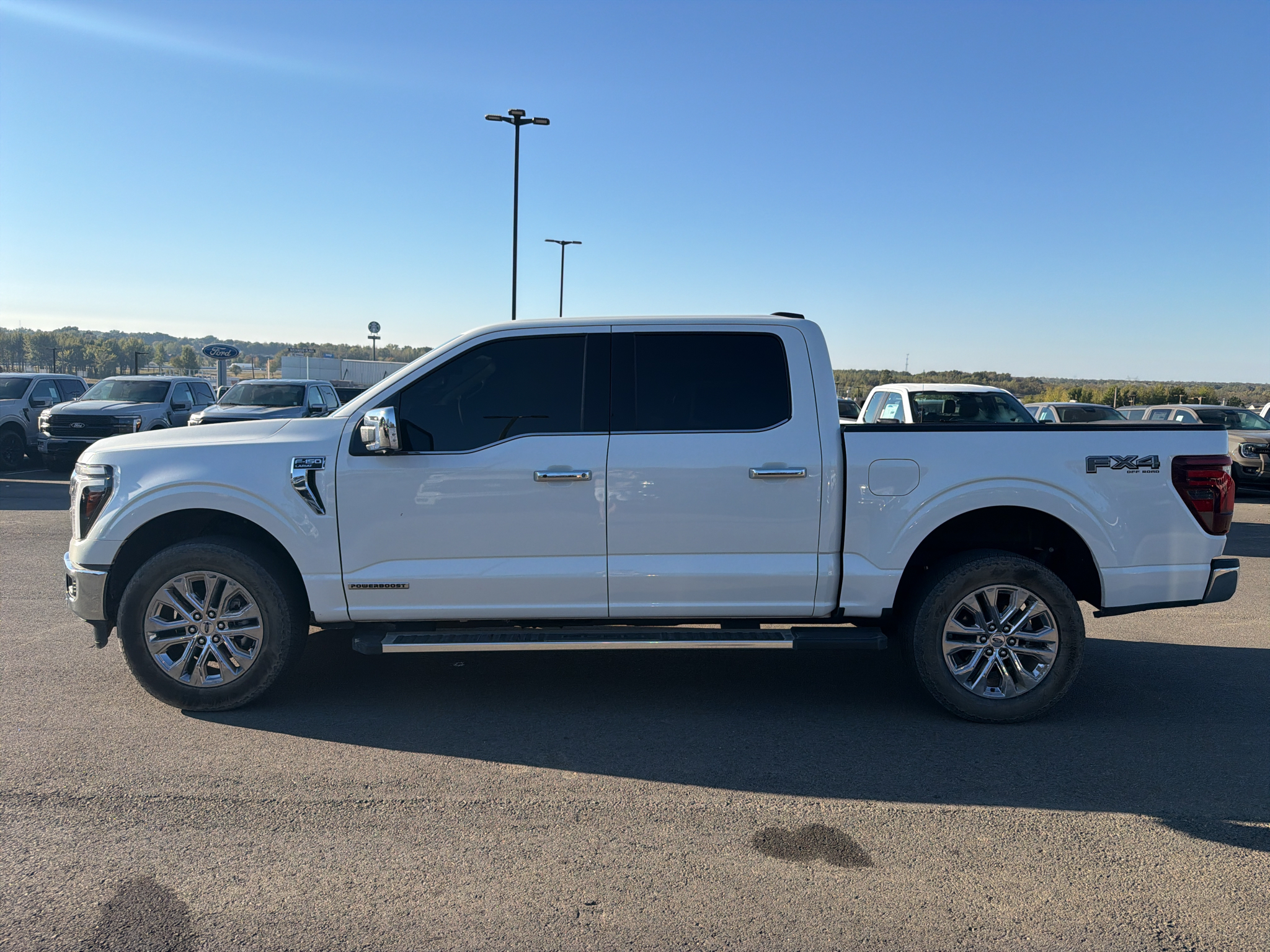 2025 Ford F-150 LARIAT photo 2