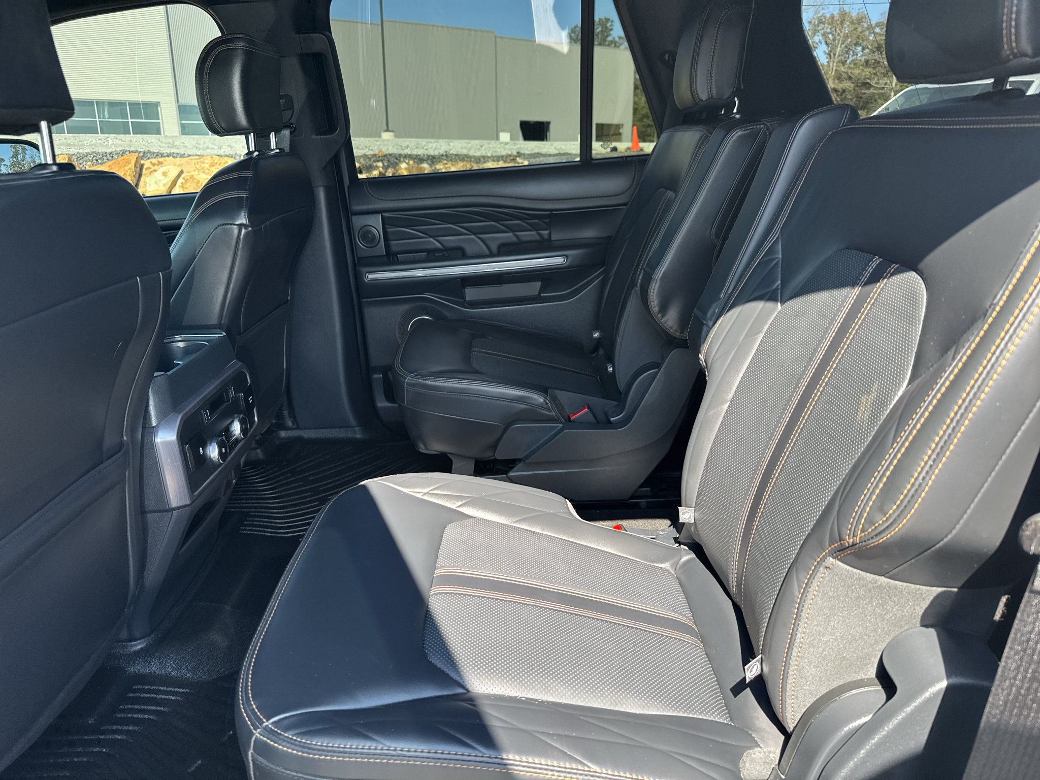 2024 Ford Expedition Platinum photo 5