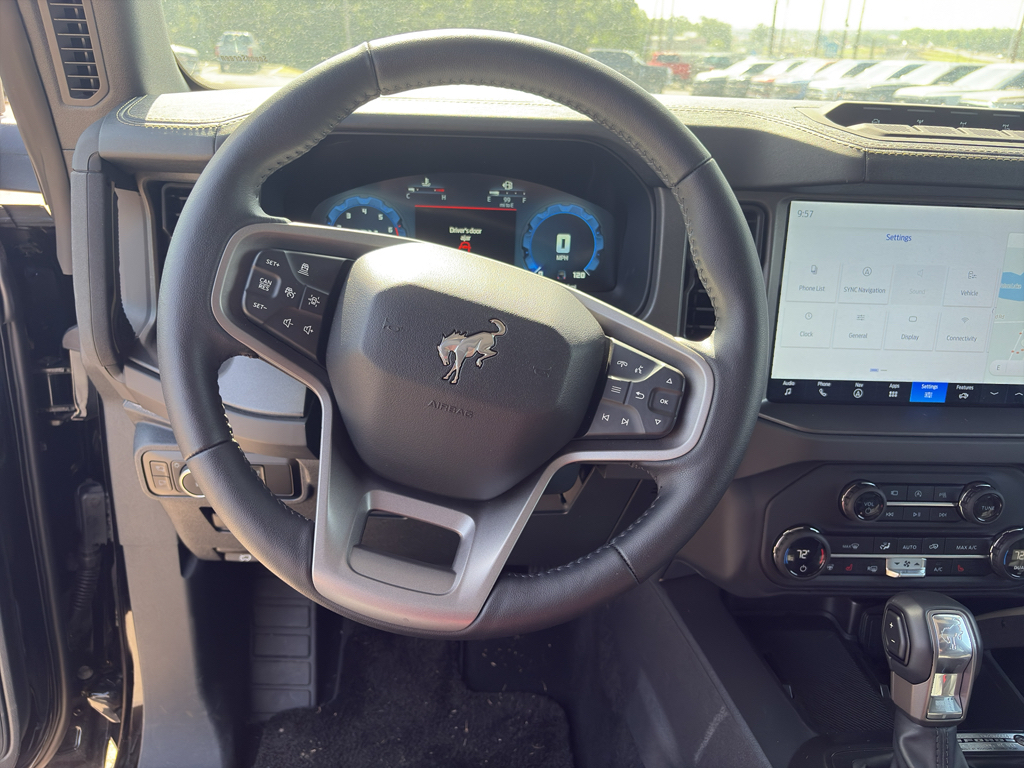 2025 Ford Bronco Badlands photo 6