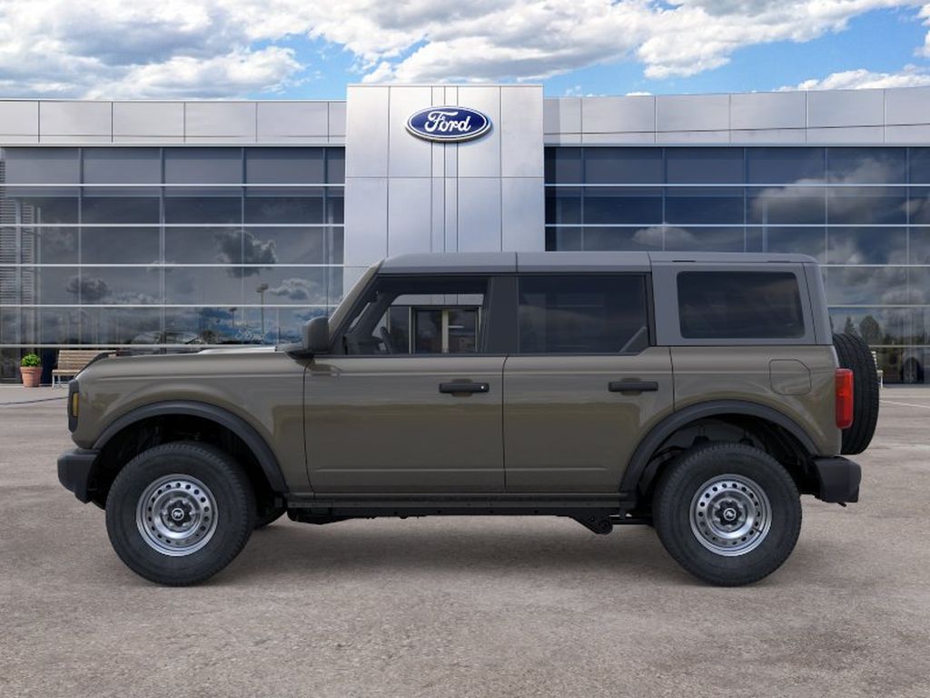 2026 Ford Bronco Base photo 3