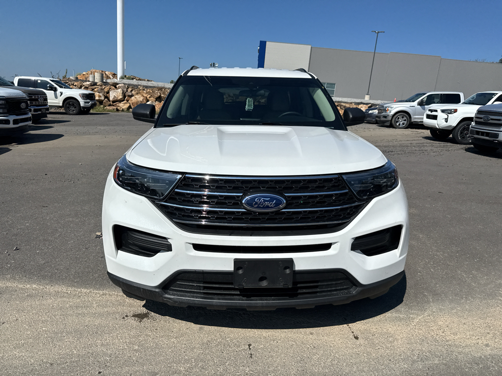 2024 Ford Explorer XLT photo 2