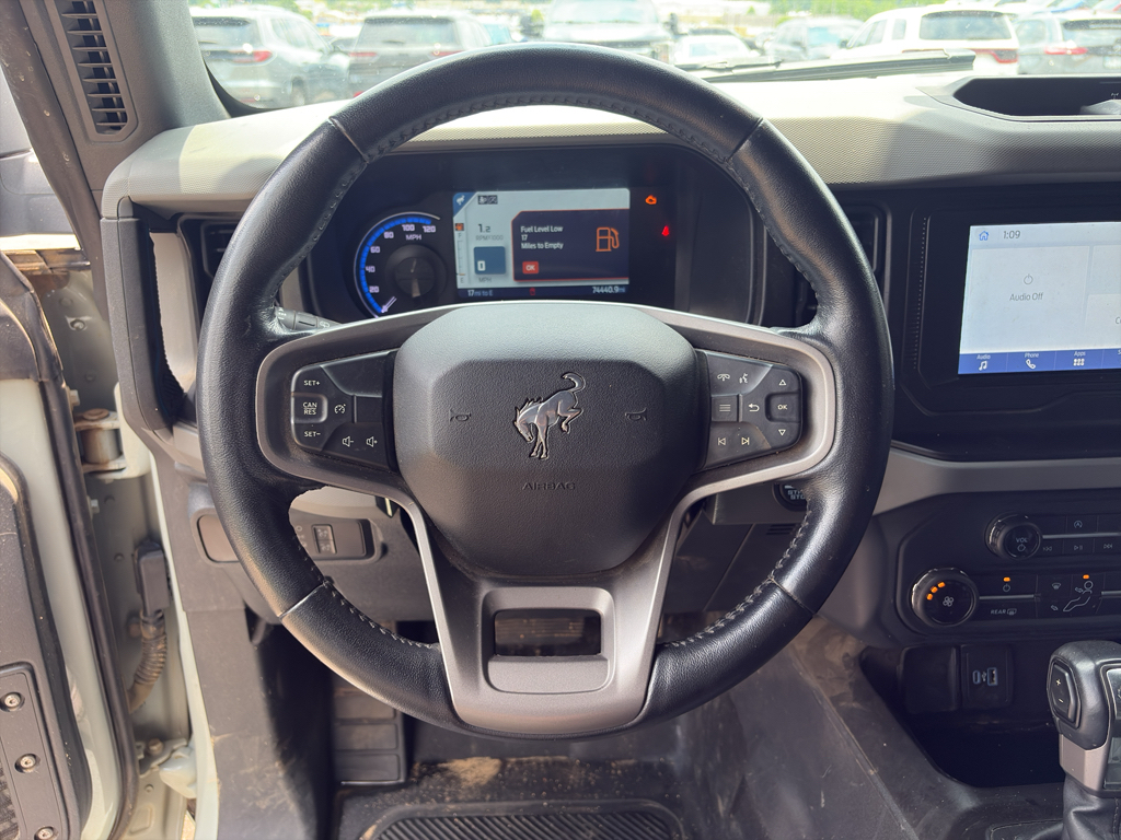 2022 Ford Bronco Black Diamond photo 6