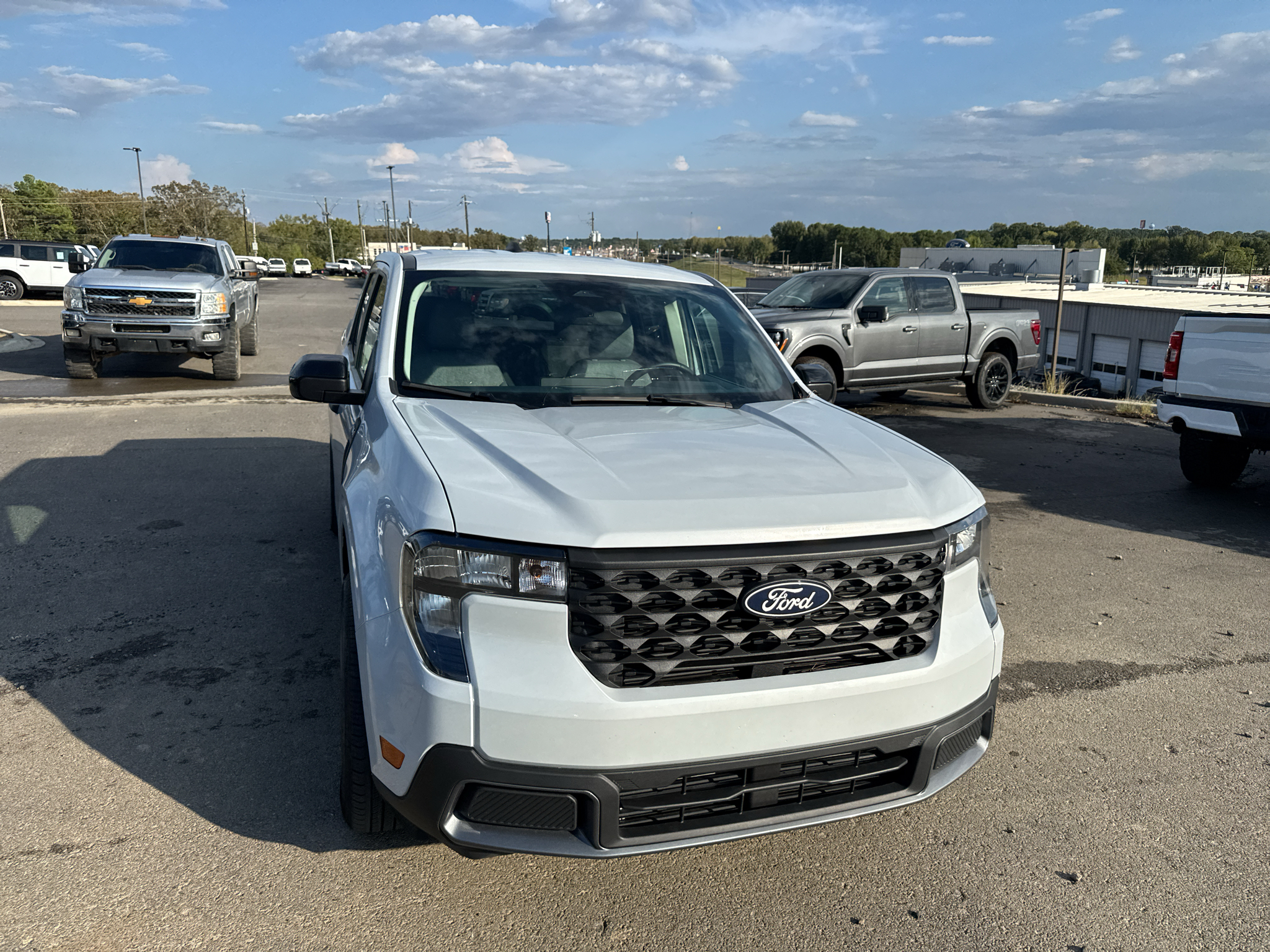 2025 Ford Maverick XLT photo 2
