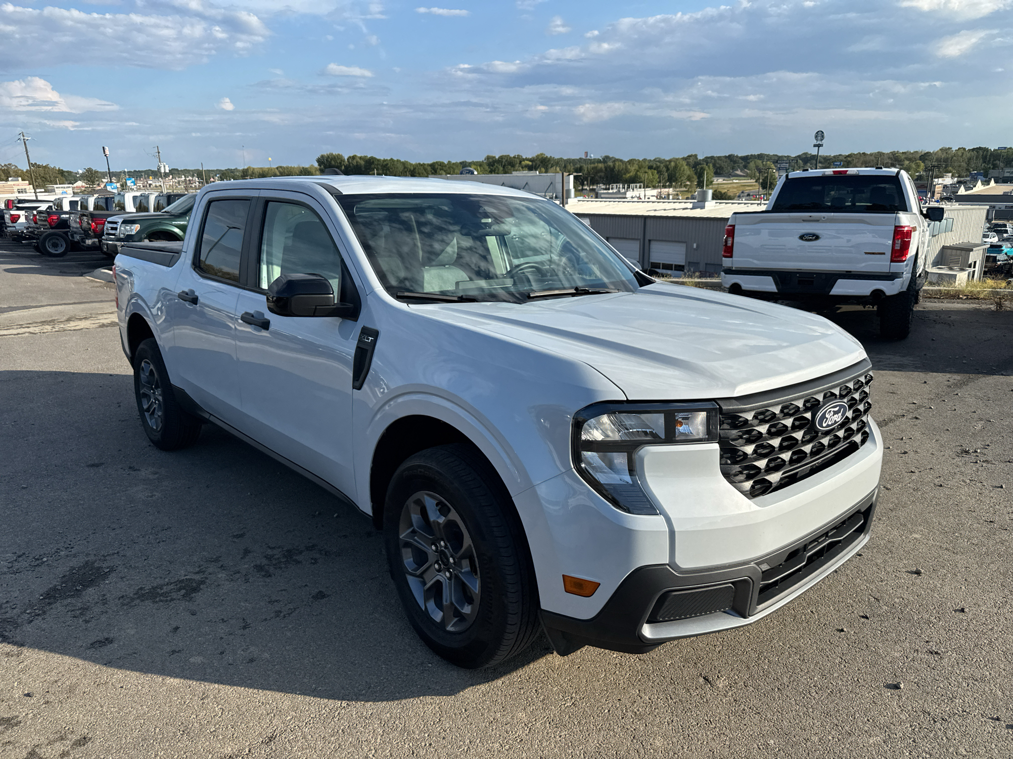 2025 Ford Maverick XLT photo 3