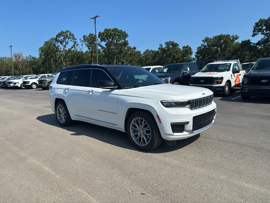 2024 Jeep Grand Cherokee L representative vehicle photo