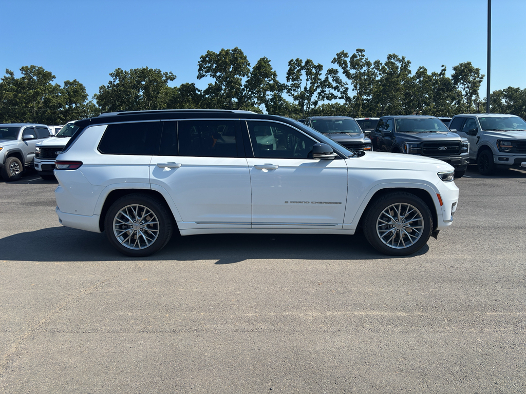 2024 Jeep Grand Cherokee L representative vehicle photo