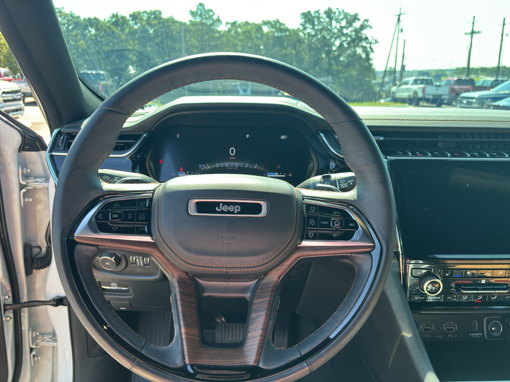 2024 Jeep Grand Cherokee L representative vehicle photo