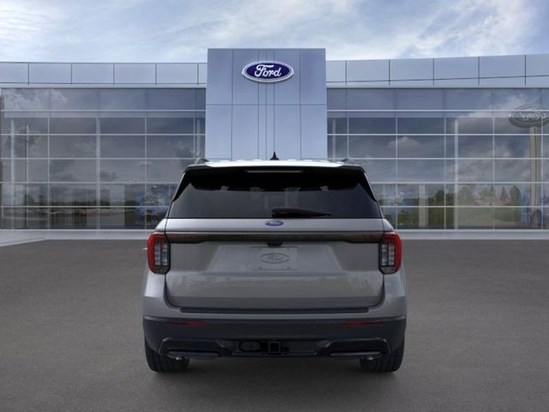 2026 Ford Explorer ST-Line photo 5