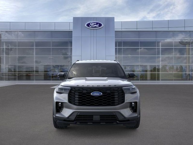 2026 Ford Explorer ST-Line photo 6