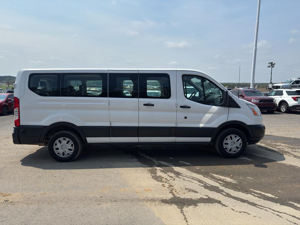 2017 Ford Transit Wagon XLT photo 4