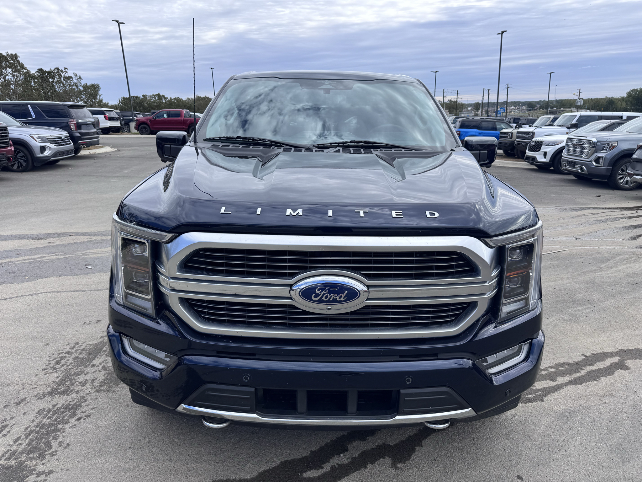 2023 Ford F-150 Limited photo 2