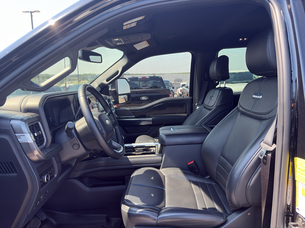 2025 Agate Black Metallic Ford Super Duty F-250 SRW Platinum 4X4 Truck
