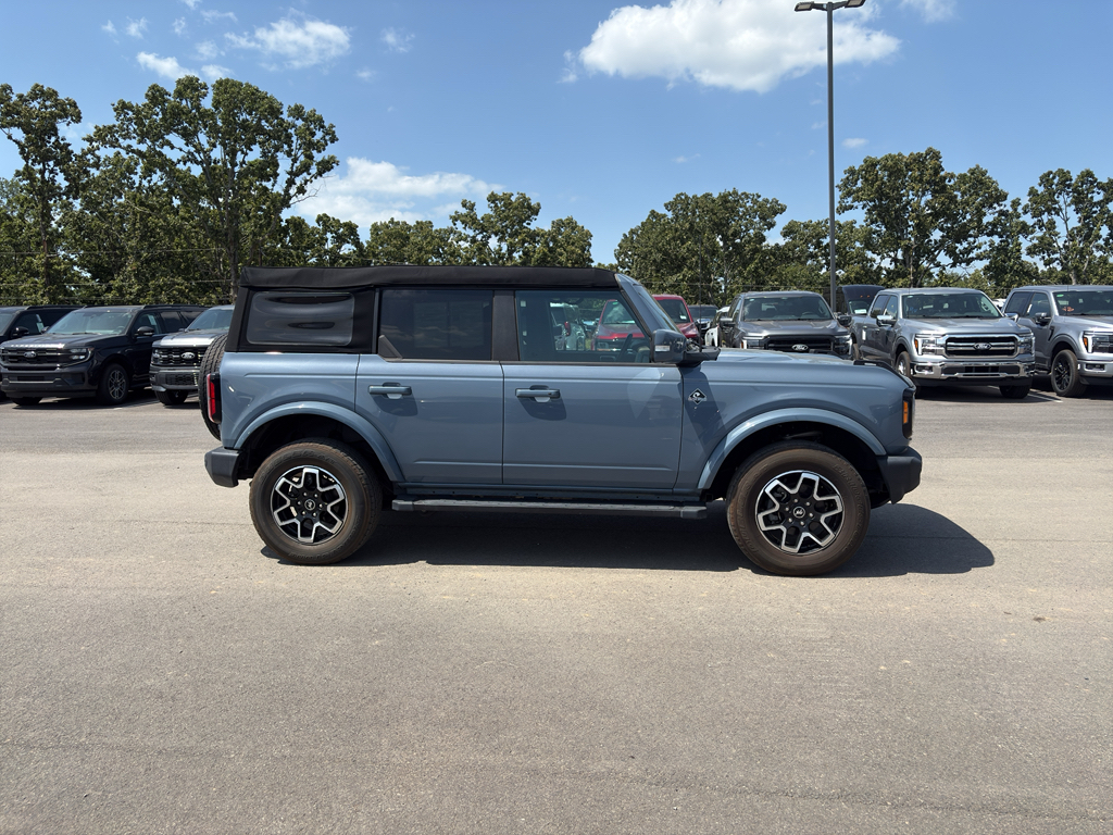 2023 Ford Bronco Outer Banks photo 5