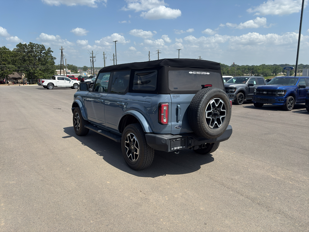 2023 Ford Bronco Outer Banks photo 2