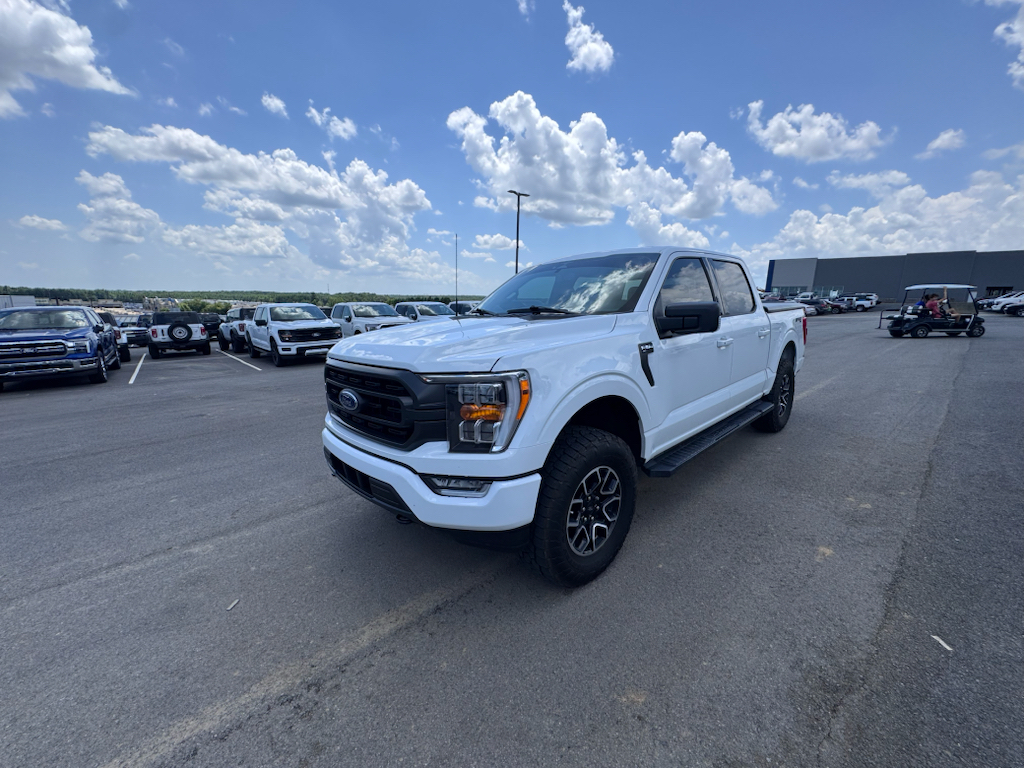 2023 Ford F-150 XLT photo 2