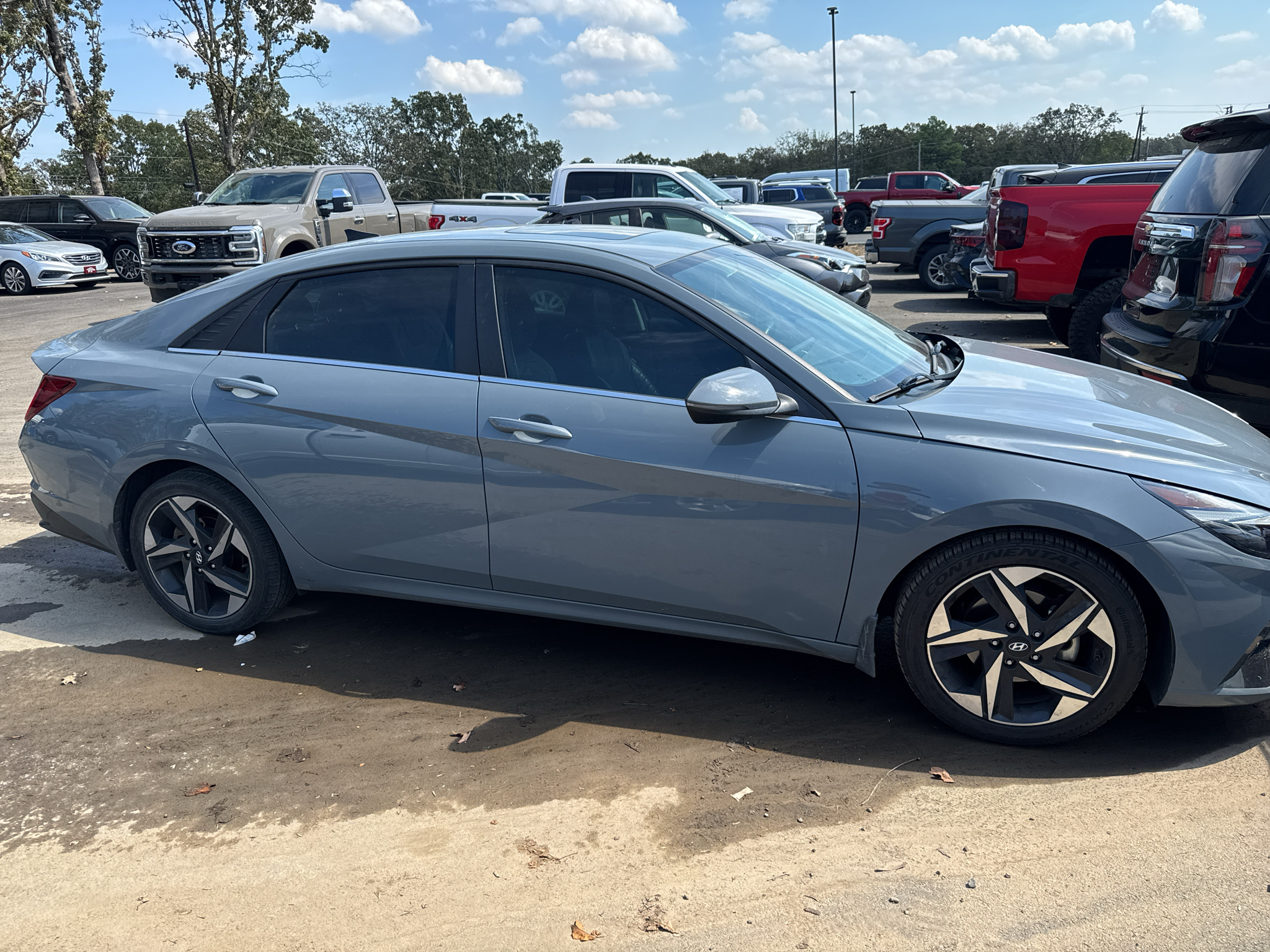 2023 Hyundai Elantra Limited photo 3