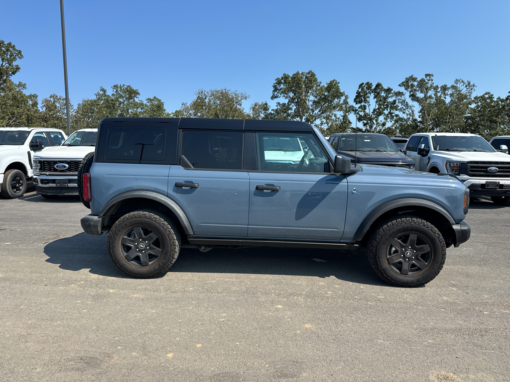 2024 Ford Bronco Black Diamond photo 4